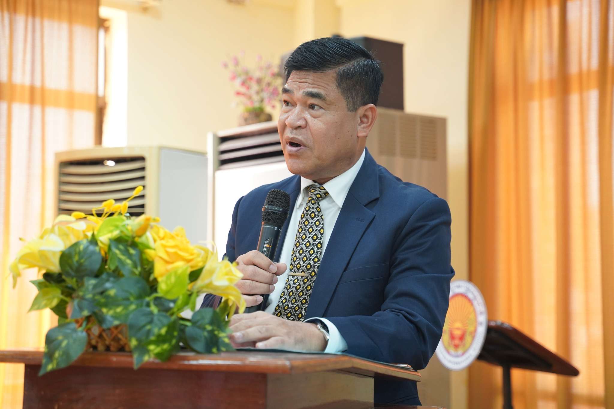 Pañṇāsāstra International School leadership seminar with guest speakers from API Development Consulting and NAP, students and faculty attending event.